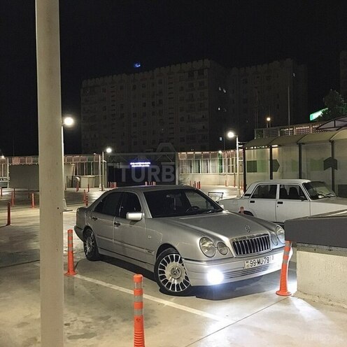 Mercedes E 220 d 1998, 292,120 km - 2.2 l - Bakı