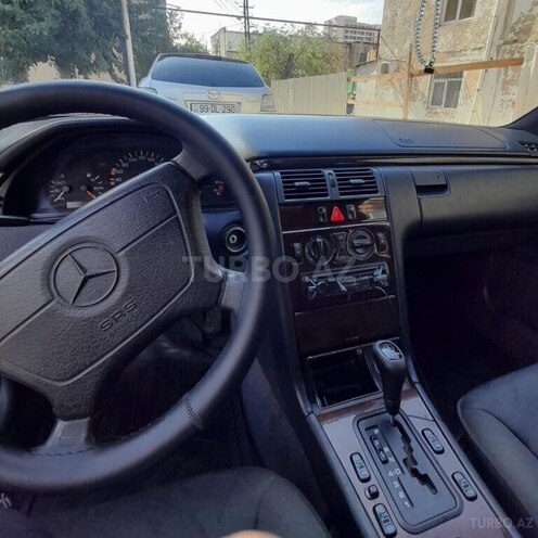 Mercedes E 220 d 1998, 292,120 km - 2.2 l - Bakı