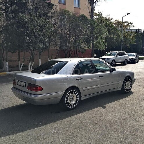 Mercedes E 220 d 1998, 292,120 km - 2.2 l - Bakı