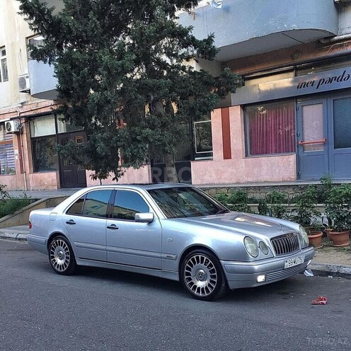 Mercedes E 220 d 1998, 292,120 km - 2.2 l - Bakı