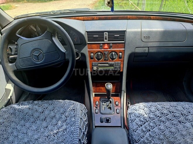 Mercedes C 180 1997, 201,000 km - 1.8 l - Qazax