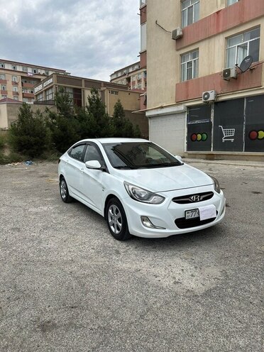 Hyundai Accent 2013, 210,000 km - 1.6 l - Bakı