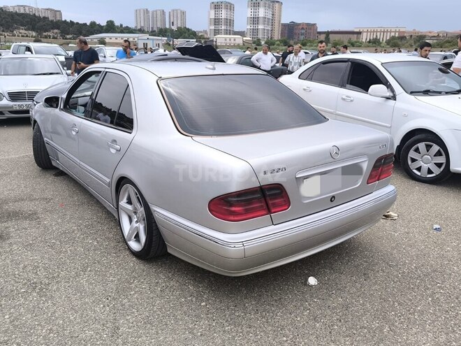 Mercedes E 220 d 1999, 367,000 km - 2.2 л - Bakı