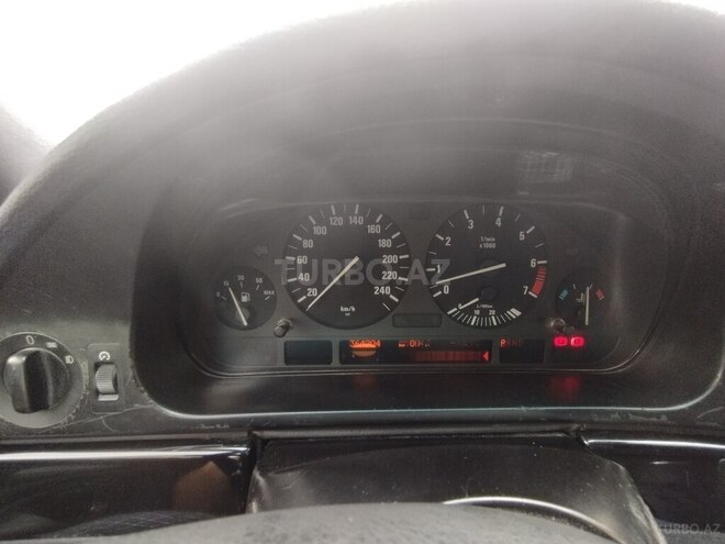 BMW 528 2000, 364,000 km - 2.8 l - Bakı