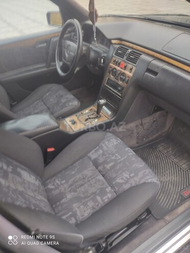 Mercedes E 240 1998, 335,000 km - 2.4 l - Bakı