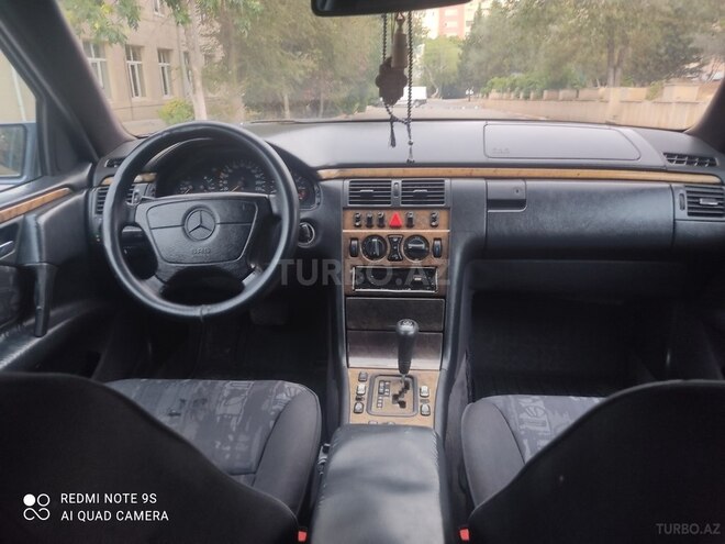 Mercedes E 240 1998, 335,000 km - 2.4 l - Bakı