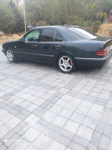 Mercedes E 240 1998, 335,000 km - 2.4 l - Bakı