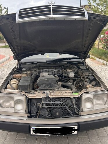 Mercedes E 200 1993, 363,222 km - 2.0 l - Bakı