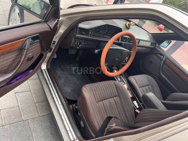 Mercedes E 200 1993, 363,222 km - 2.0 l - Bakı