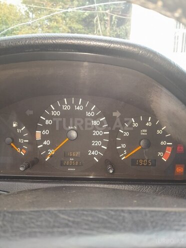 Mercedes C 220 1995, 282,600 km - 2.2 l - Zaqatala