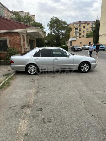 Mercedes E 270 2001, 375,000 km - 2.7 l - Bakı