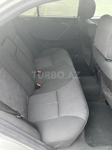 Mercedes E 270 2001, 375,000 km - 2.7 l - Bakı