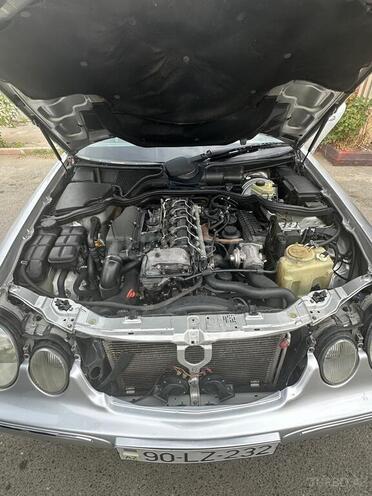 Mercedes E 270 2001, 375,000 km - 2.7 l - Bakı