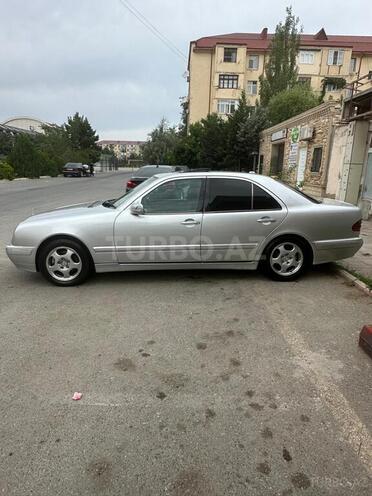 Mercedes E 270 2001, 375,000 km - 2.7 l - Bakı