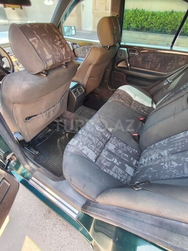 Mercedes E 230 1996, 420,000 km - 2.3 l - Sumqayıt
