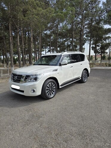 Nissan Patrol 2014, 112,000 km - 5.6 l - Sumqayıt
