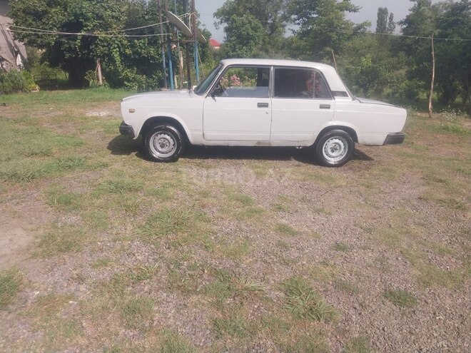 LADA (VAZ) 2107 1983, 65,000 km - 1.5 l - Astara