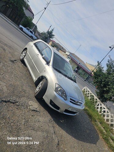 Toyota Corolla 2005, 345,000 km - 1.4 l - Quba