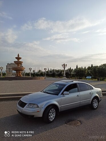 Volkswagen Passat 2001, 200,000 km - 1.8 л - Gəncə