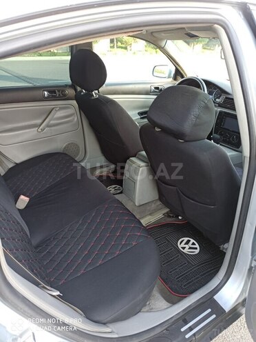 Volkswagen Passat 2001, 200,000 km - 1.8 л - Gəncə