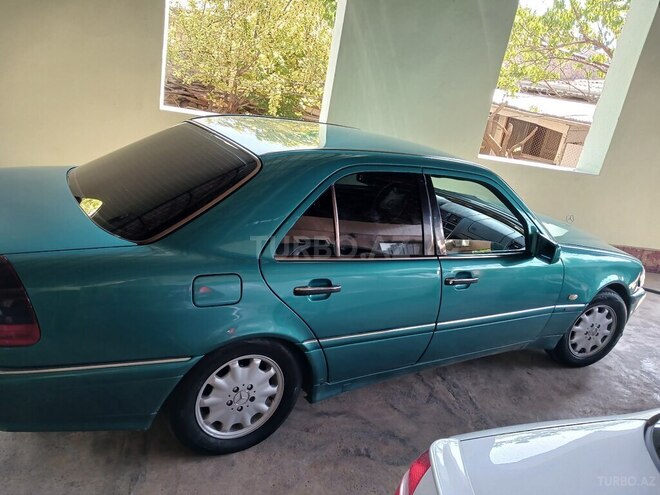 Mercedes C 240 1998, 255,000 km - 2.4 л - Tovuz