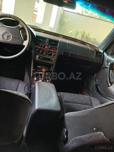 Mercedes C 240 1998, 255,000 km - 2.4 л - Tovuz