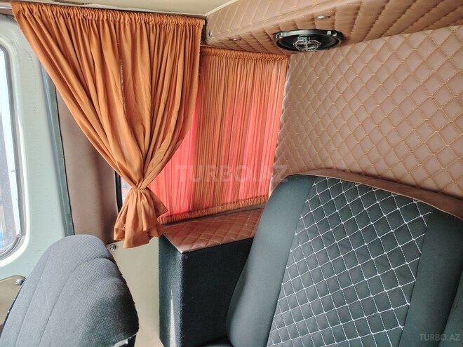 Mercedes 208 D 1986, 393,830 km - 0.2 l - Göyçay