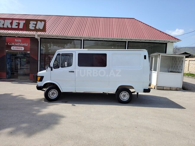 Mercedes 208 D 1986, 393,830 km - 0.2 l - Göyçay