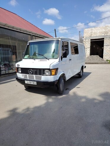 Mercedes 208 D 1986, 393,830 km - 0.2 l - Göyçay