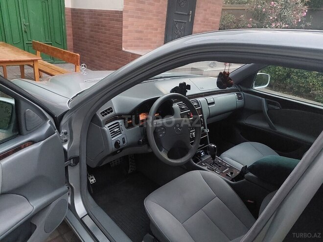 Mercedes E 220 d 2000, 307,000 km - 2.2 л - Bakı