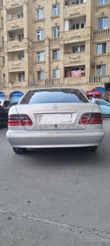 Mercedes E 270 2001, 480,000 km - 2.7 l - Bakı