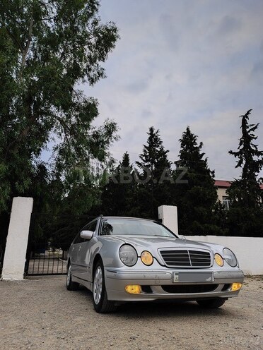 Mercedes E 220 1999, 550,000 km - 2.2 l - Salyan