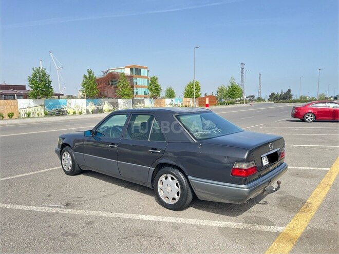Mercedes E 220 1994, 390,000 km - 2.2 l - Bakı
