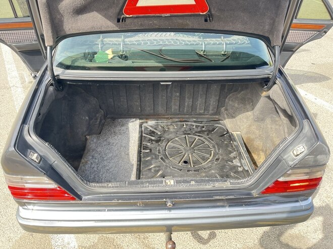 Mercedes E 220 1994, 390,000 km - 2.2 l - Bakı