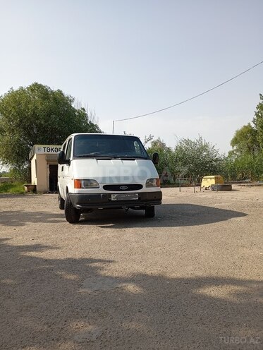 Ford Transit 1999, 600,300 km - 2.5 l - Salyan