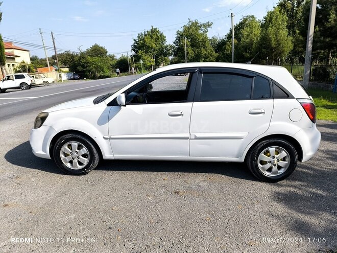 Kia Rio 2010, 325,000 km - 1.4 l - Qax