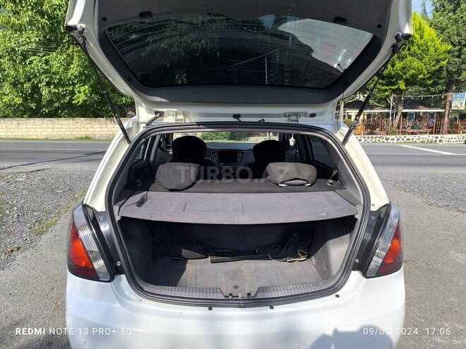 Kia Rio 2010, 325,000 km - 1.4 l - Qax