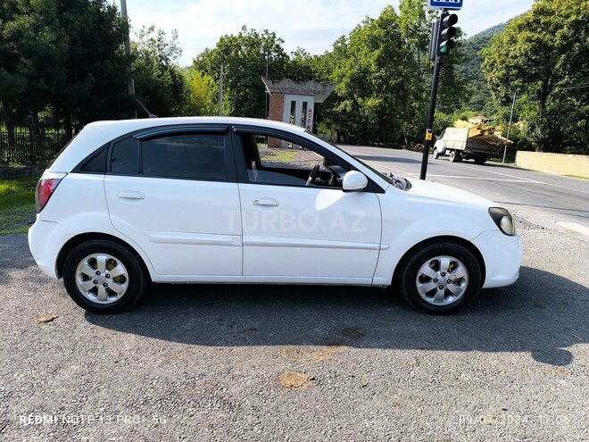 Kia Rio 2010, 325,000 km - 1.4 l - Qax