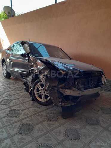 Mercedes E 200 d 2005, 280,000 km - 2.2 l - Ağstafa