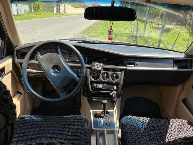 Mercedes 190 1991, 450,231 km - 2.0 l - Zaqatala