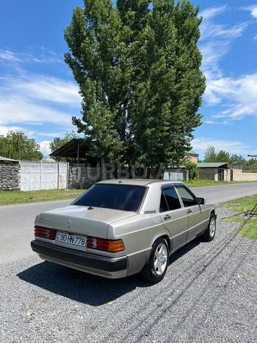 Mercedes 190 1991, 450,231 km - 2.0 l - Zaqatala