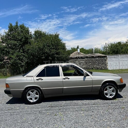 Mercedes 190 1991, 450,231 km - 2.0 l - Zaqatala