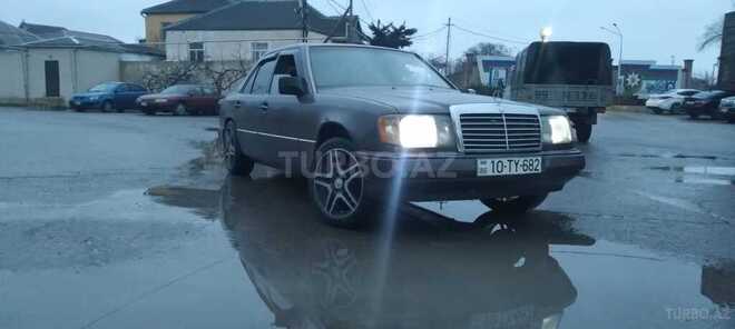 Mercedes E 220 d 1992, 220,560 km - 2.2 l - Bakı