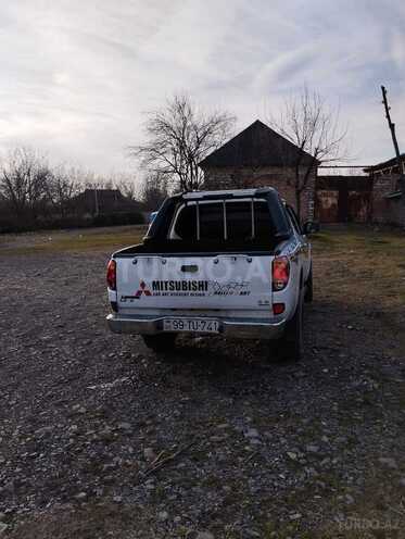 Mitsubishi L200 2010, 270,000 km - 2.5 l - Bakı