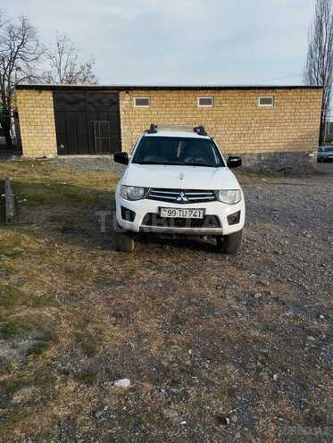 Mitsubishi L200 2010, 270,000 km - 2.5 l - Bakı