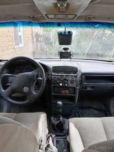 Opel Vectra 1989, 248,000 km - 2.0 l - Quba