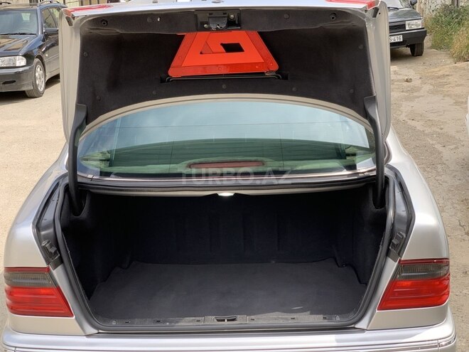 Mercedes E 320 2001, 360,271 km - 3.2 л - Bakı