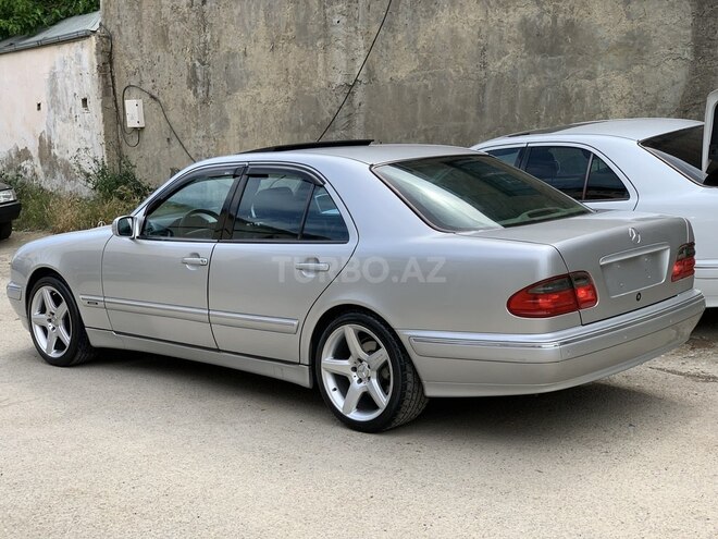 Mercedes E 320 2001, 360,271 km - 3.2 л - Bakı
