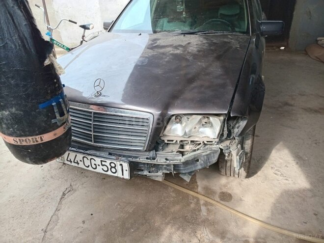 Mercedes C 220 1996, 192,400 km - 2.2 л - Bakı