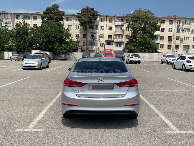 Hyundai Elantra 2016, 225,308 km - 2.0 л - Bakı